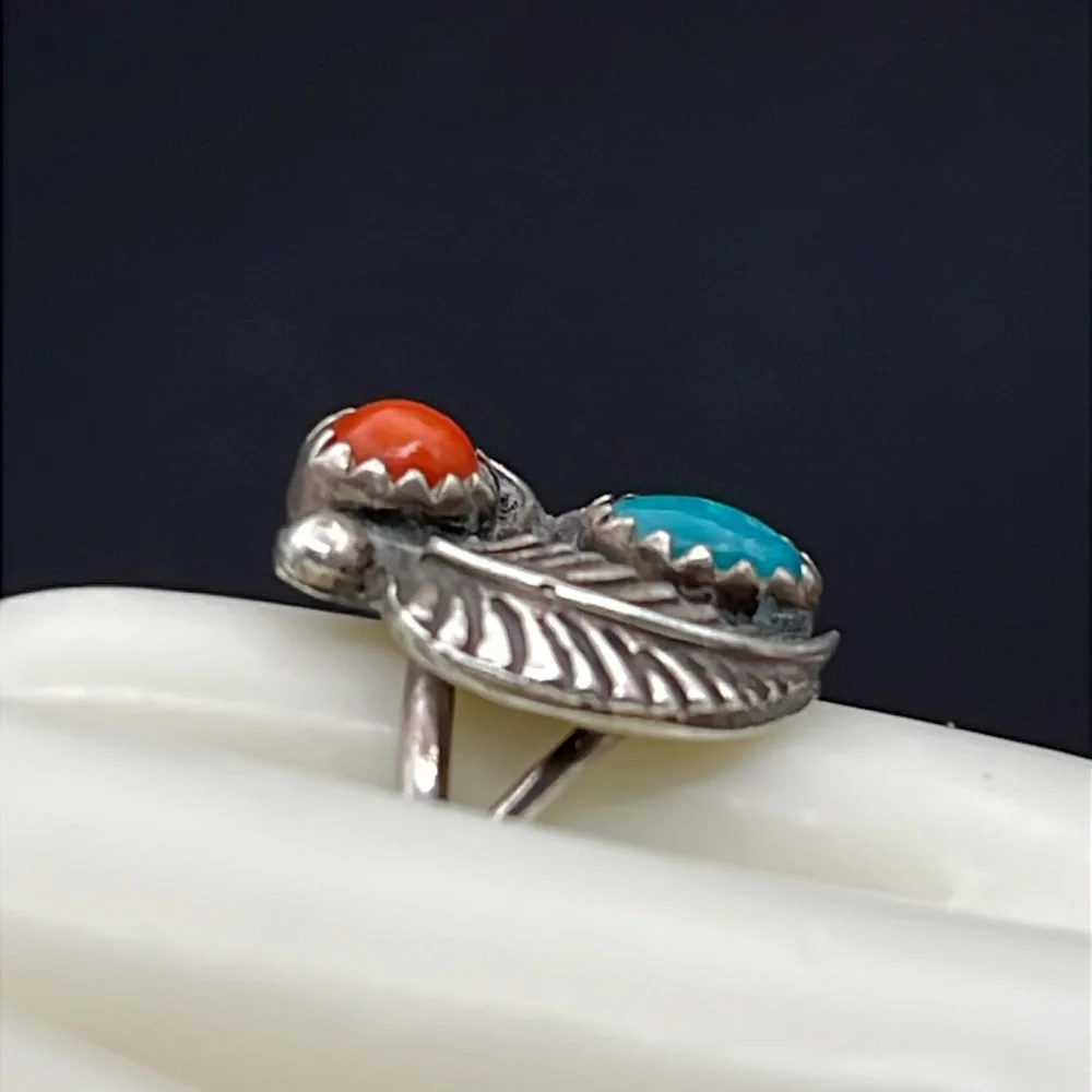 Native American Coral, Turquoise and Sterling Silver split shank ring size 5.5 - Picture 5 of 9